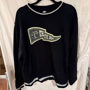 Pre loved Nike Black and Green Sweatshirt Men’s size XL